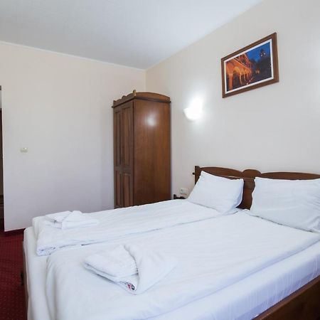 Hotel Dumbrava Sibiului Extérieur photo