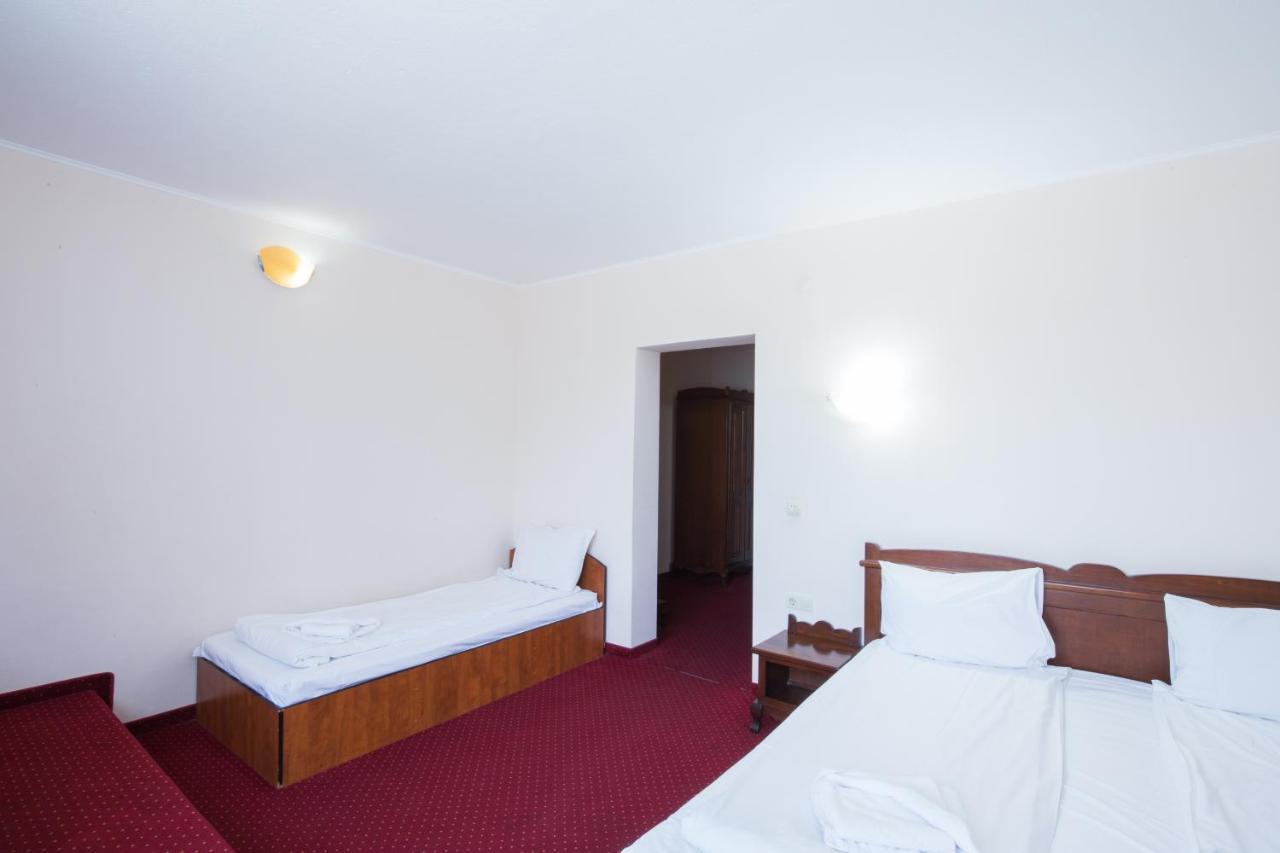 Hotel Dumbrava Sibiului Extérieur photo
