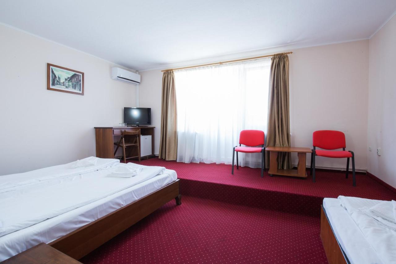 Hotel Dumbrava Sibiului Extérieur photo